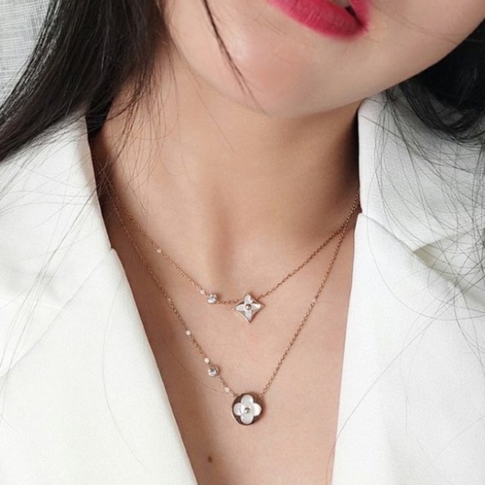 💎Round Clover Rose Gold Necklace - Picture 8 of 11